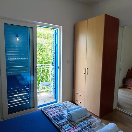 Apartmani Famelja Jovanovic Sveti Stefan Rum bild