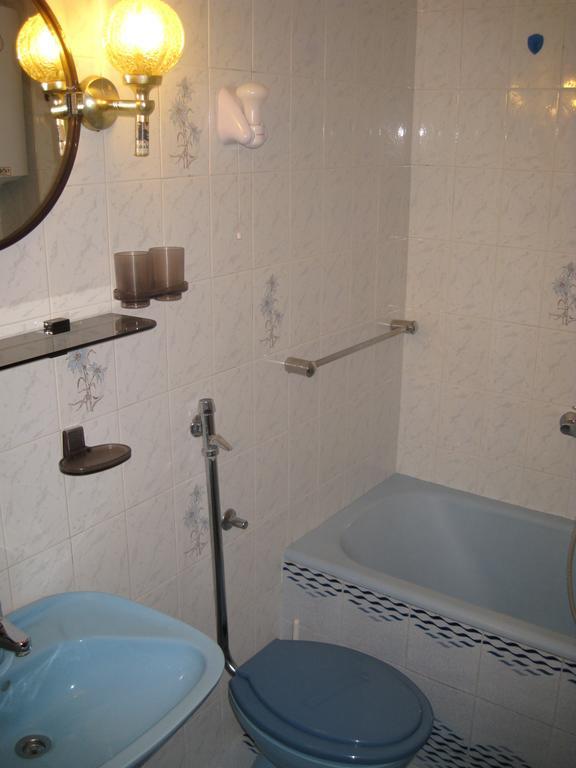 Apartmani Famelja Jovanovic Sveti Stefan Rum bild