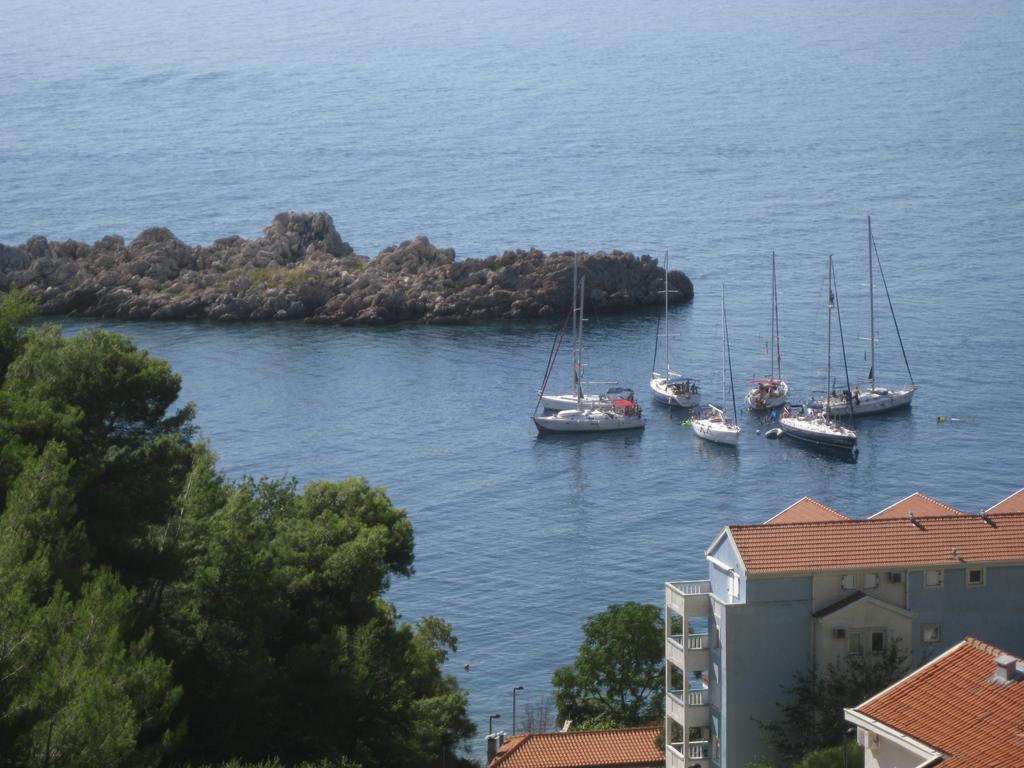 Apartmani Famelja Jovanovic Sveti Stefan Exteriör bild
