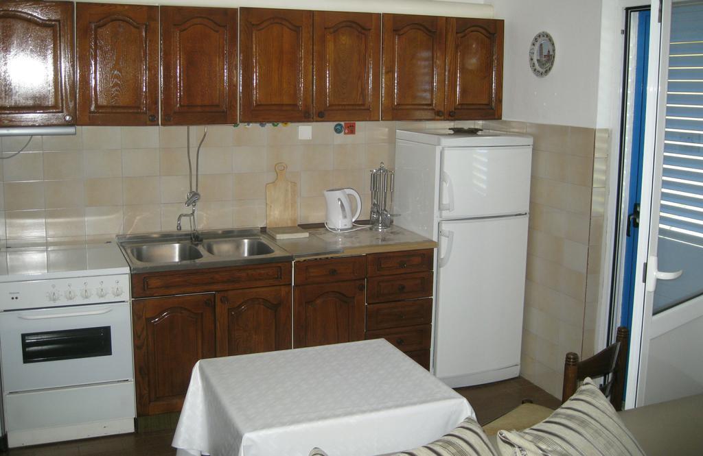 Apartmani Famelja Jovanovic Sveti Stefan Rum bild