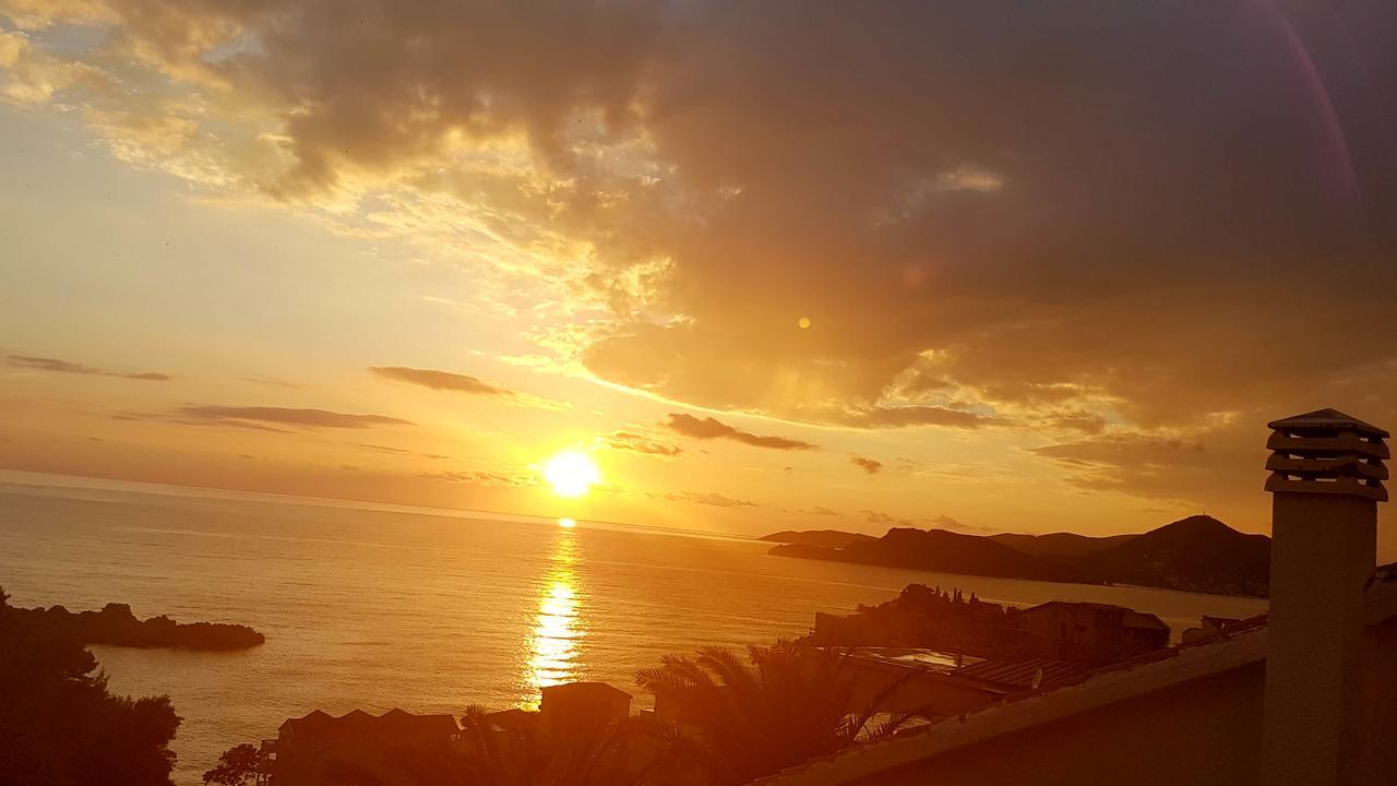 Apartmani Famelja Jovanovic Sveti Stefan Exteriör bild