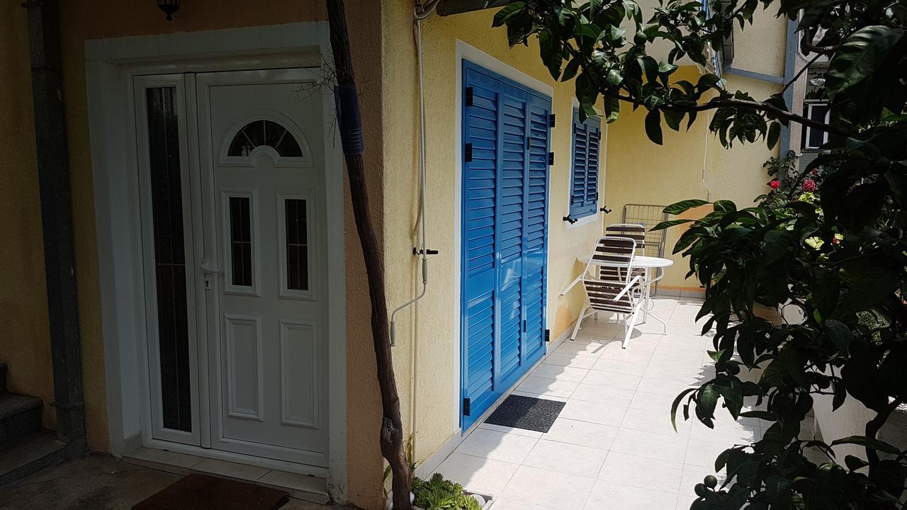 Apartmani Famelja Jovanovic Sveti Stefan Exteriör bild