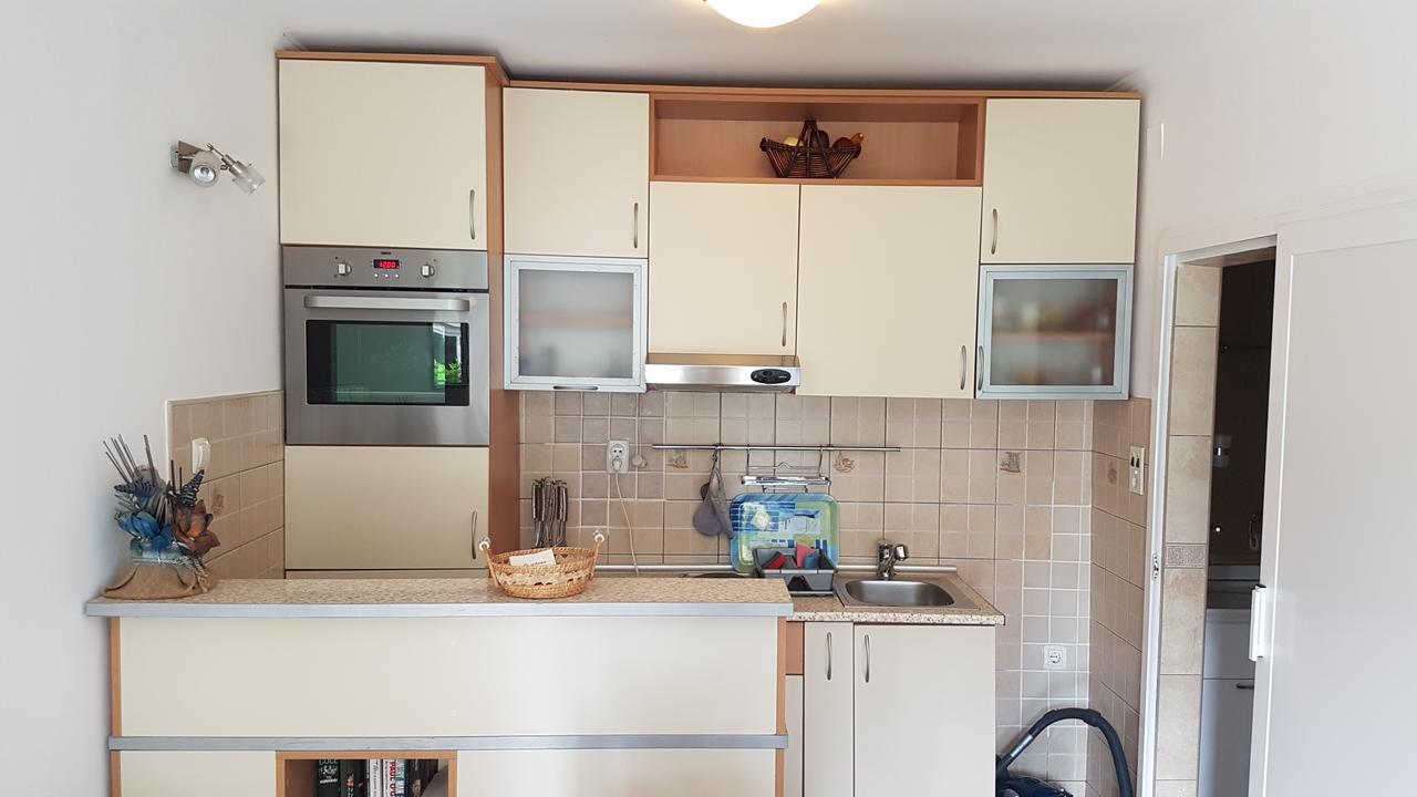 Apartmani Famelja Jovanovic Sveti Stefan Exteriör bild