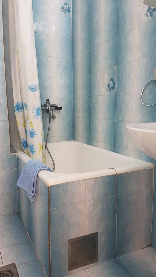 Apartmani Famelja Jovanovic Sveti Stefan Exteriör bild