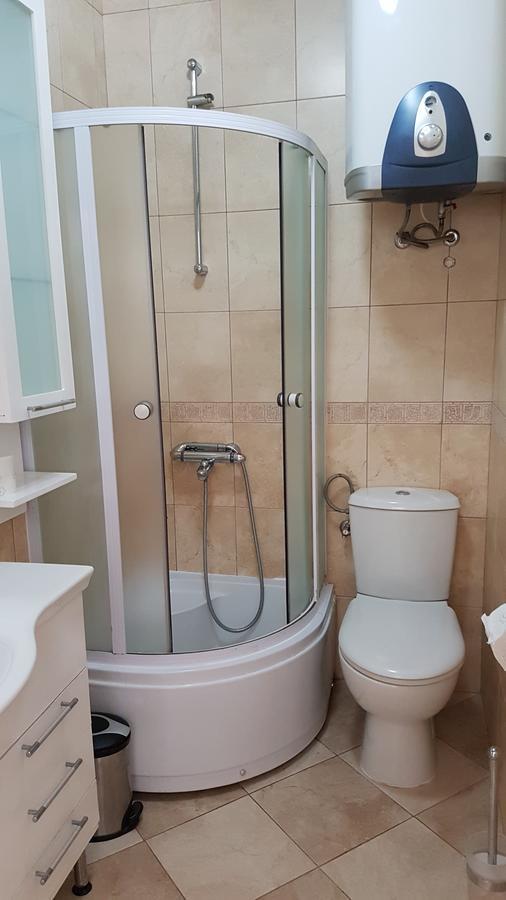 Apartmani Famelja Jovanovic Sveti Stefan Exteriör bild